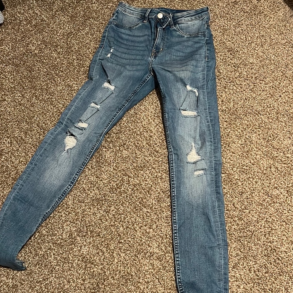 Skinny holy jeans!